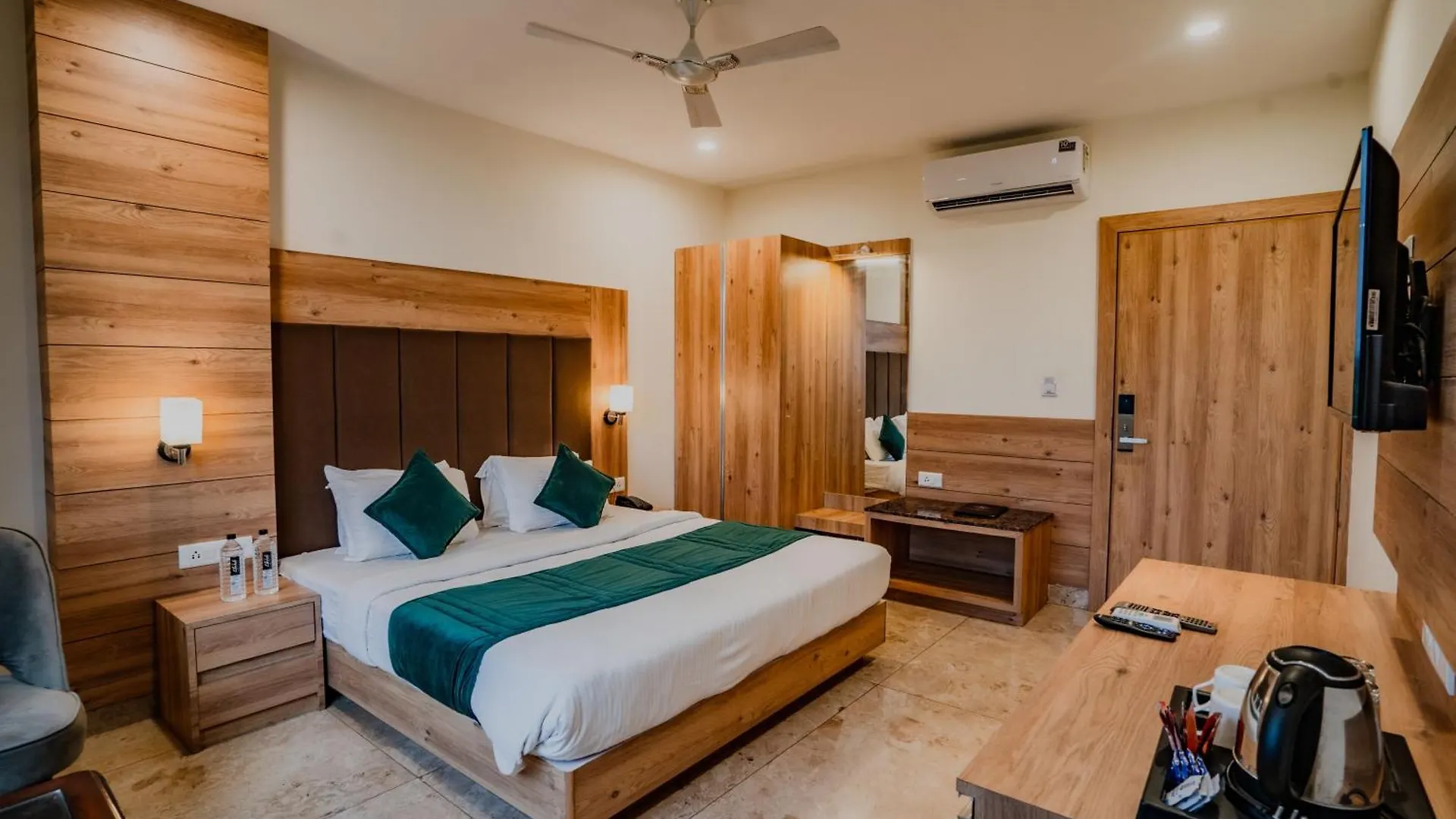 Hotel Amantran Inn - City Centre Udaipur 3*,  India